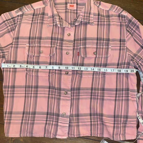 EUC Levi’s Pink and Black Plaid Cropped Cotton Shirt - Picture 5 of 6